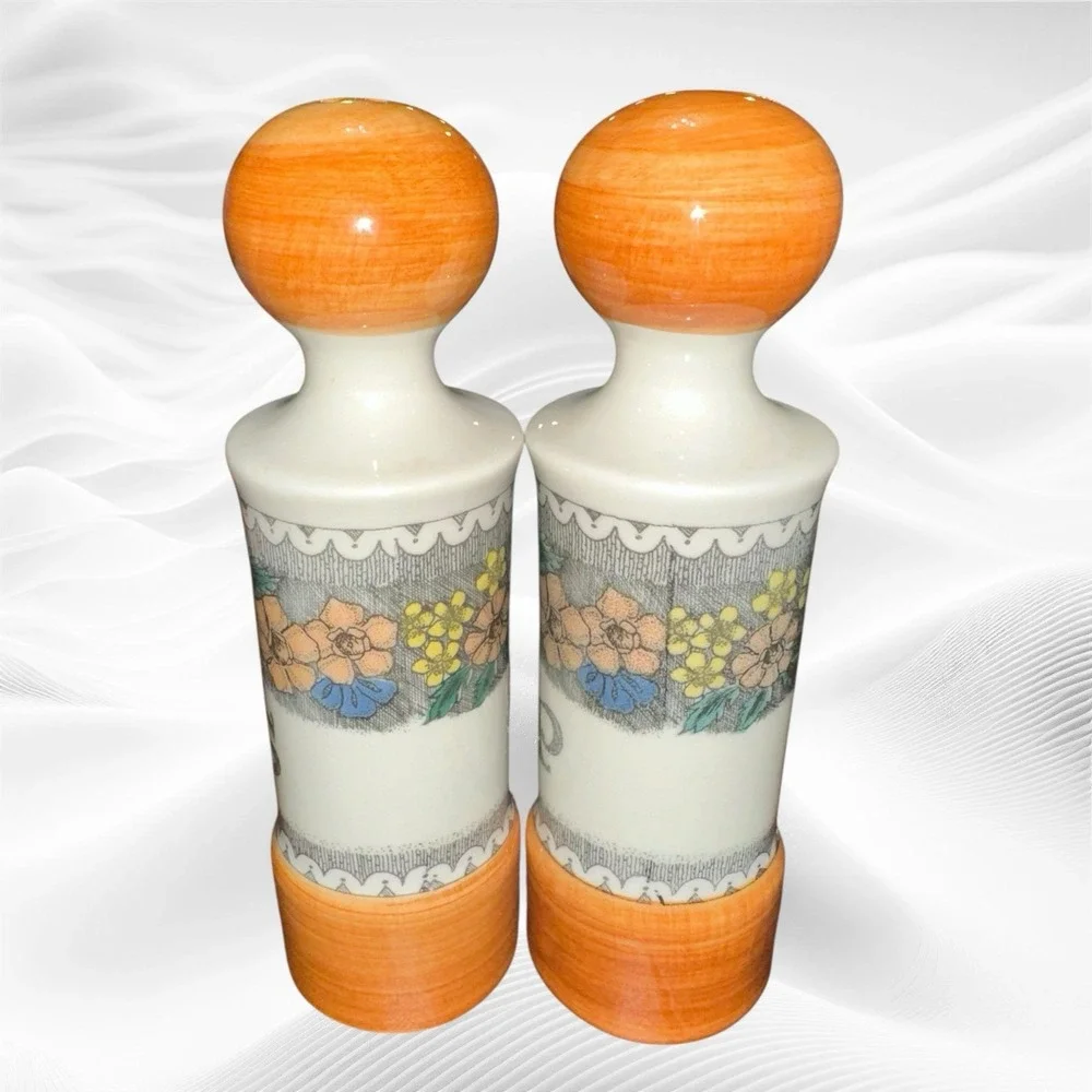 Vintage BURGUND Goebel Salt And Pepper Shakers W Germany #314 Floral Design‎
